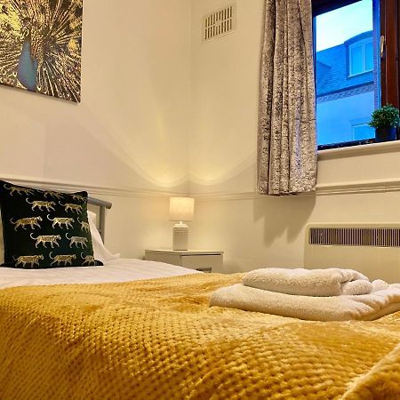 Easyrest Spalding - 4 Beds & Free Parking - Central & Modern Open Plan Apartment - Convenient Location Екстер'єр фото