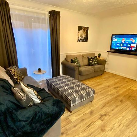 Easyrest Spalding - 4 Beds & Free Parking - Central & Modern Open Plan Apartment - Convenient Location Екстер'єр фото