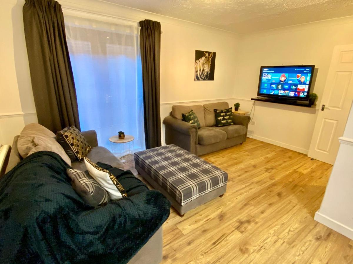 Easyrest Spalding - 4 Beds & Free Parking - Central & Modern Open Plan Apartment - Convenient Location Екстер'єр фото